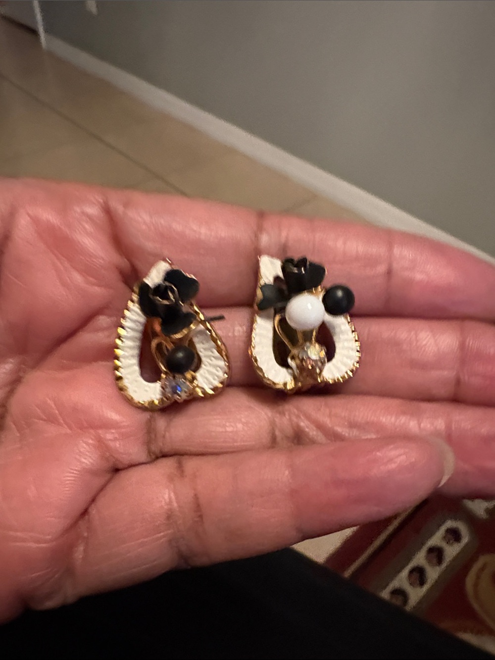 Elegant White & Black Floral Drop Earrings Made Austria Clip On Earrings